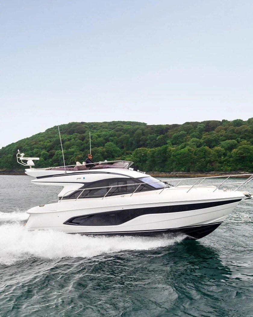 Яхта Seven 7 в Сочи