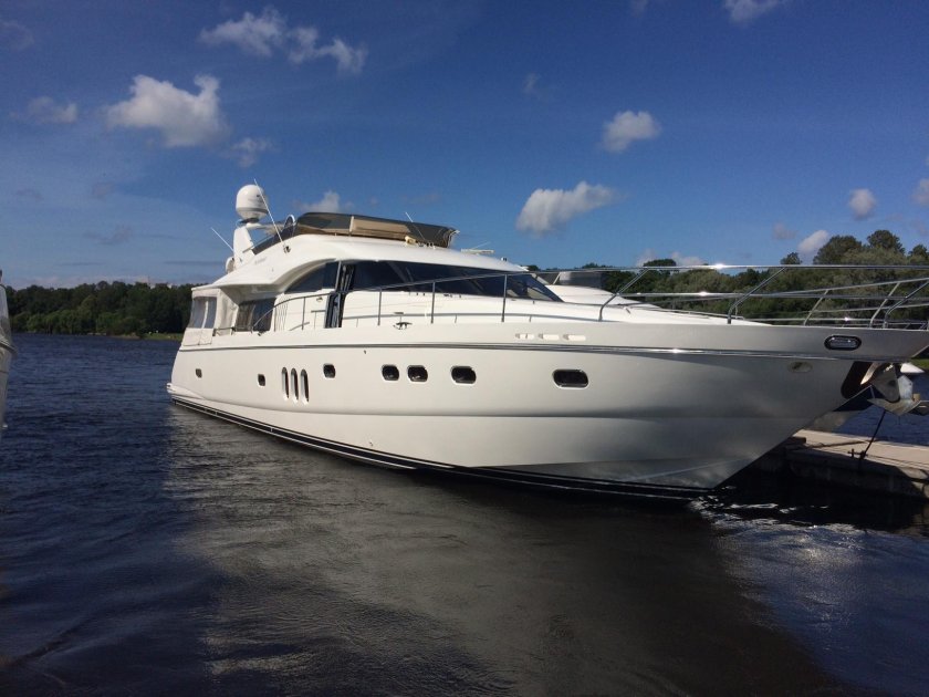 Яхты Princess 25m Карелия