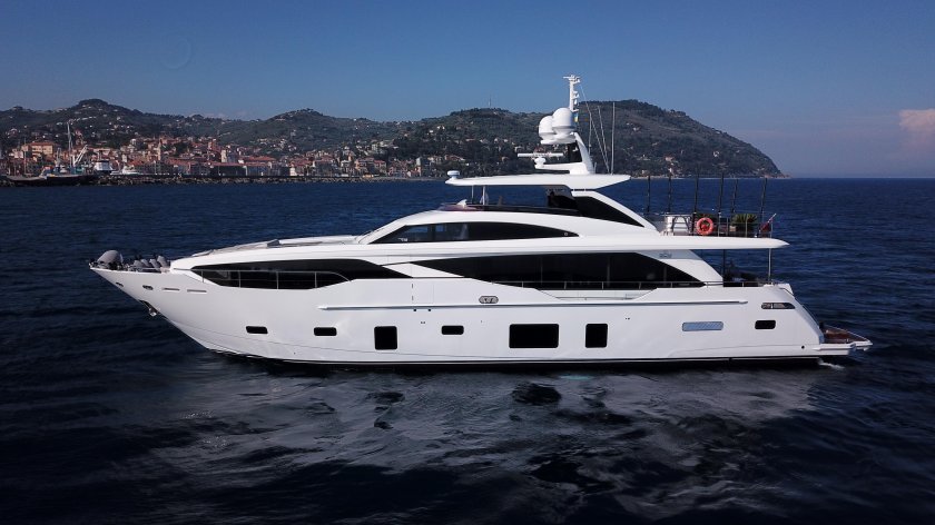 Яхта сансикер 131