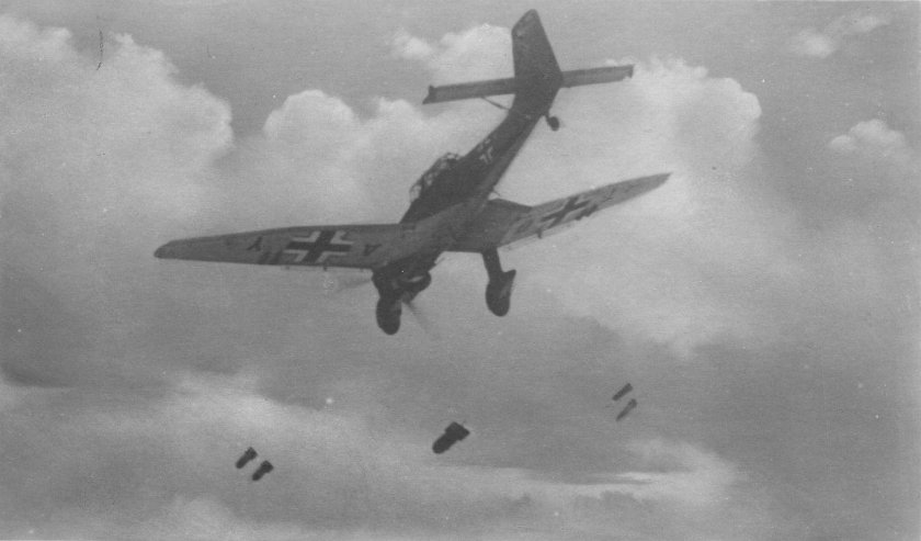Junkers ju 87 бомбометание