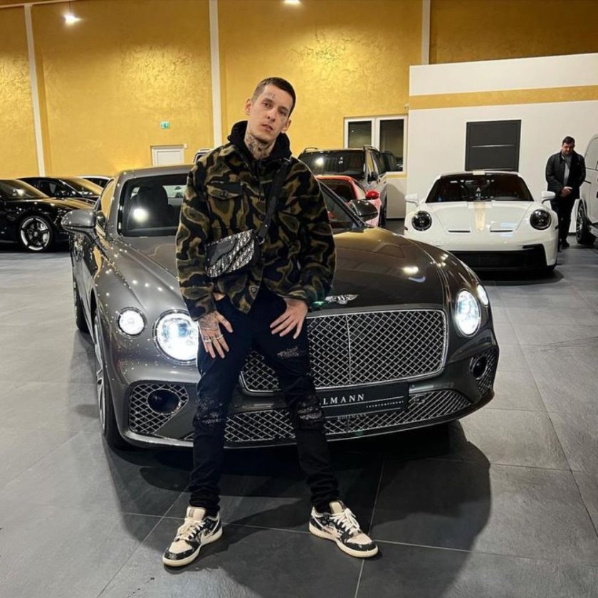 Бентли кизару