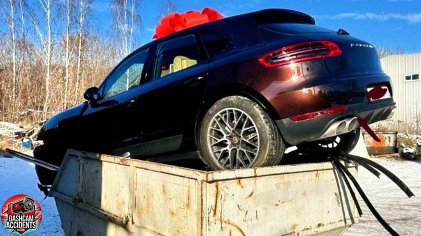 Порше макан в мусорке