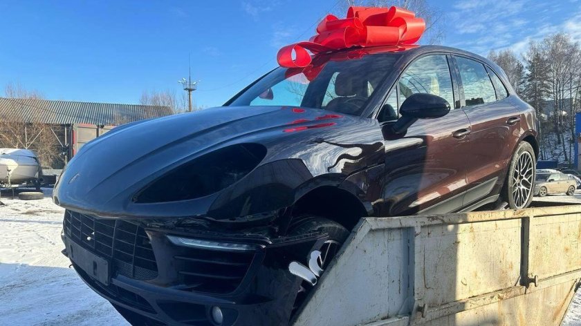 Автомобиль porsche