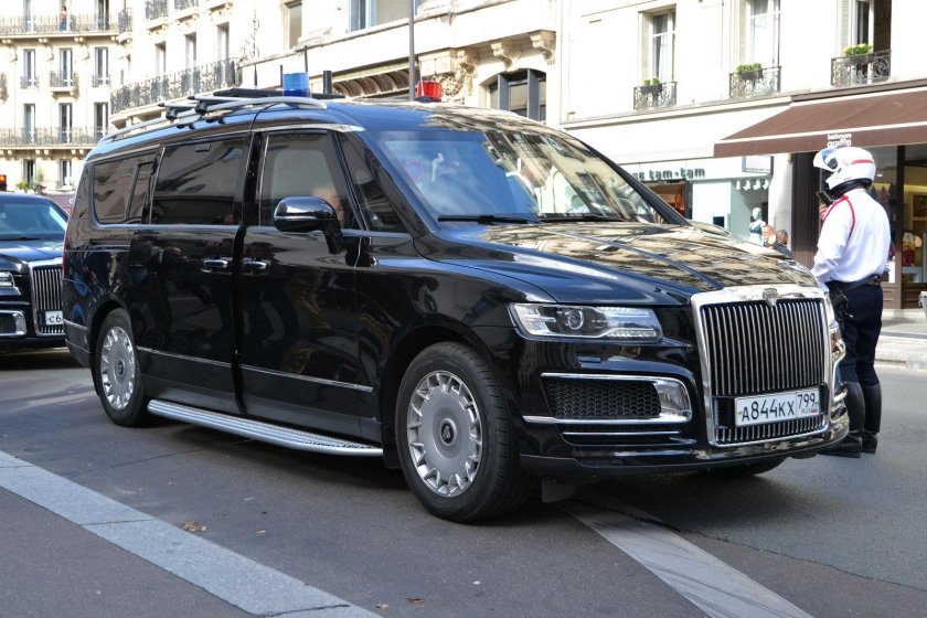 Машина Аурус комендант