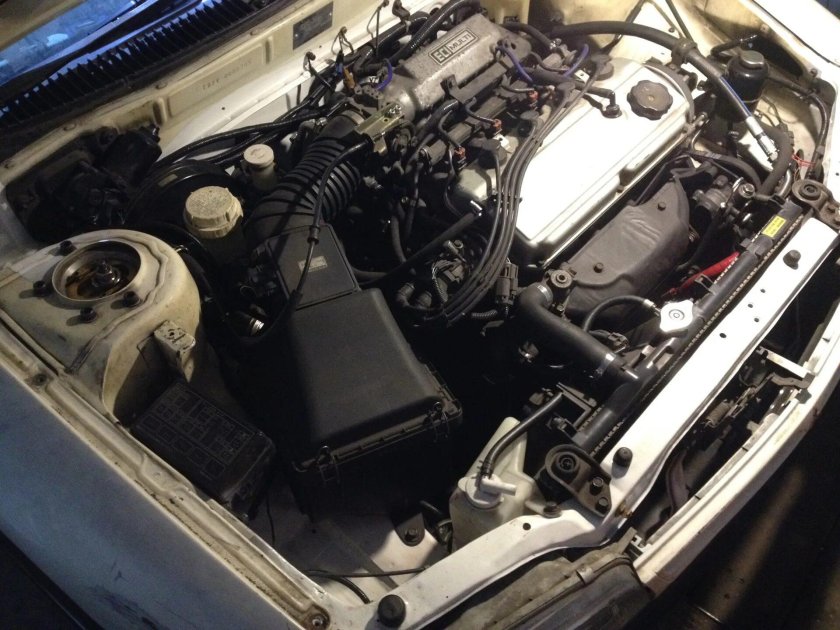 Подкапотка Митсубиси Либеро