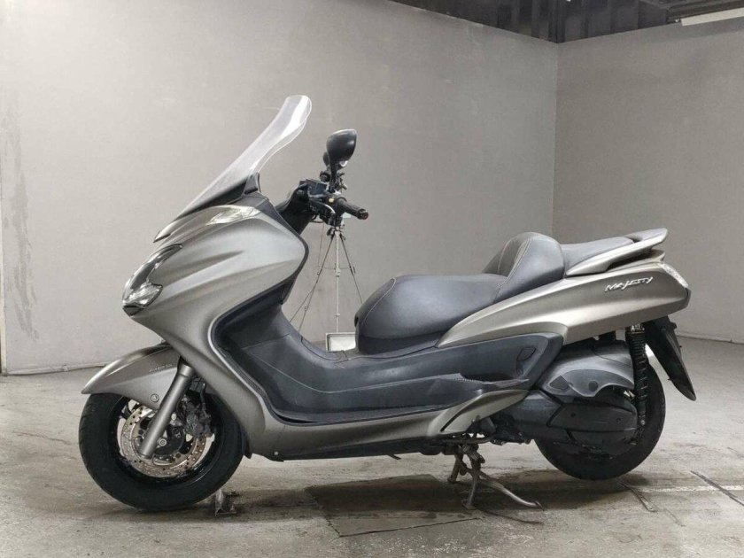Yamaha majesty 400