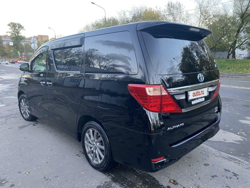 Toyota Alphard 2014