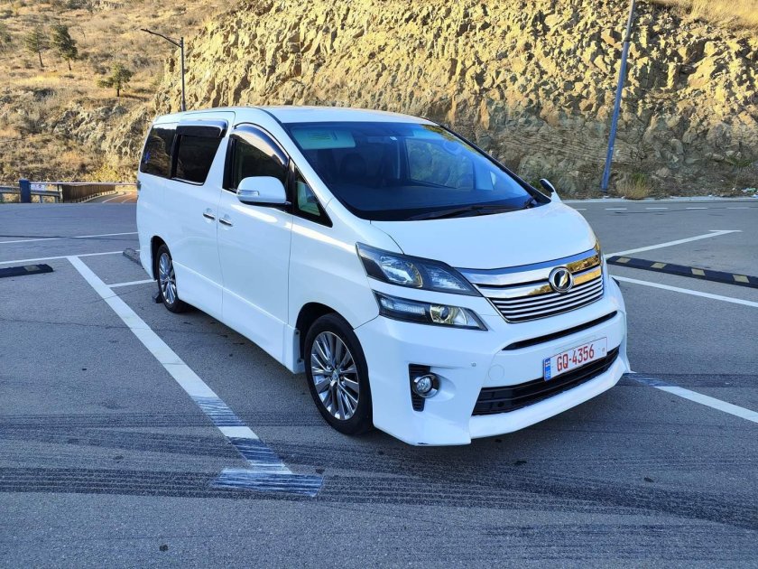 Тойота Alphard 2014