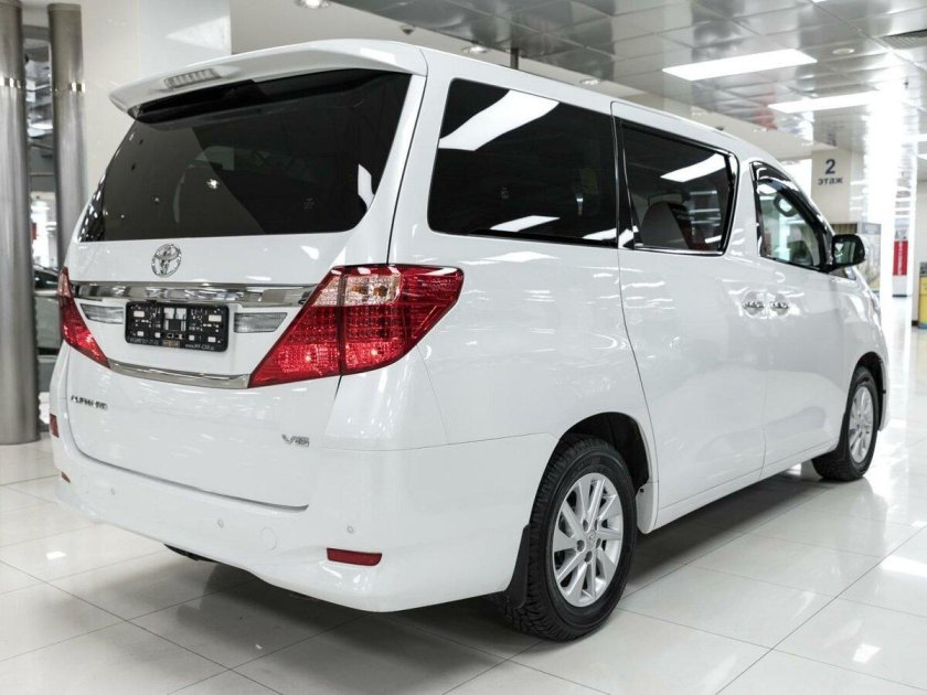 Тойота Alphard 2014