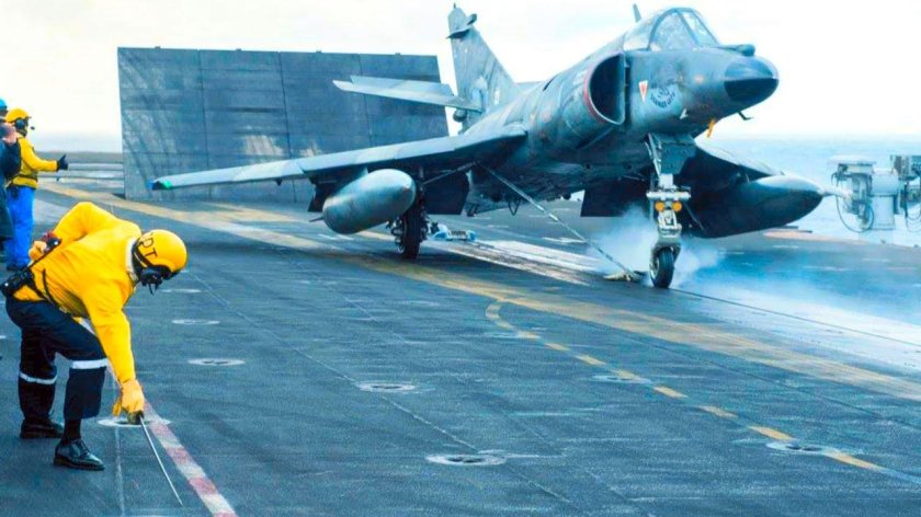 Dassault Etendard палубный истребитель-бомбардировщик