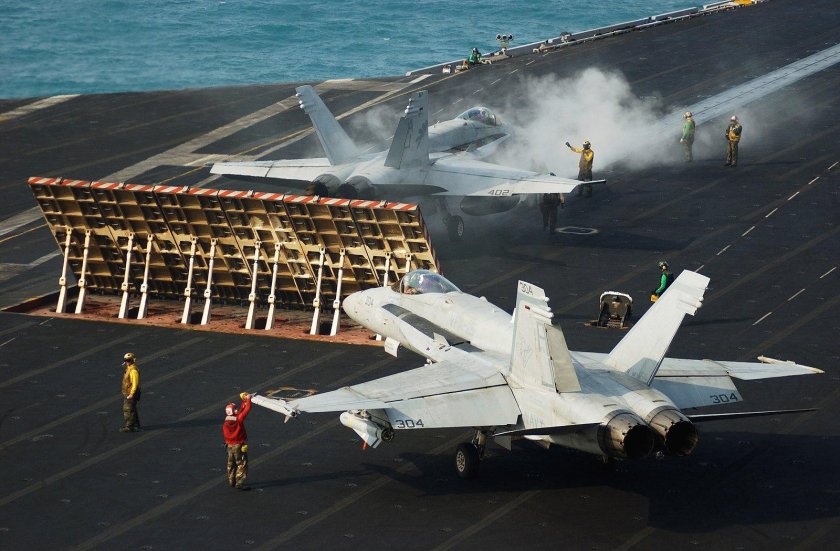 Взлет Су 33 с палубы Кузнецова