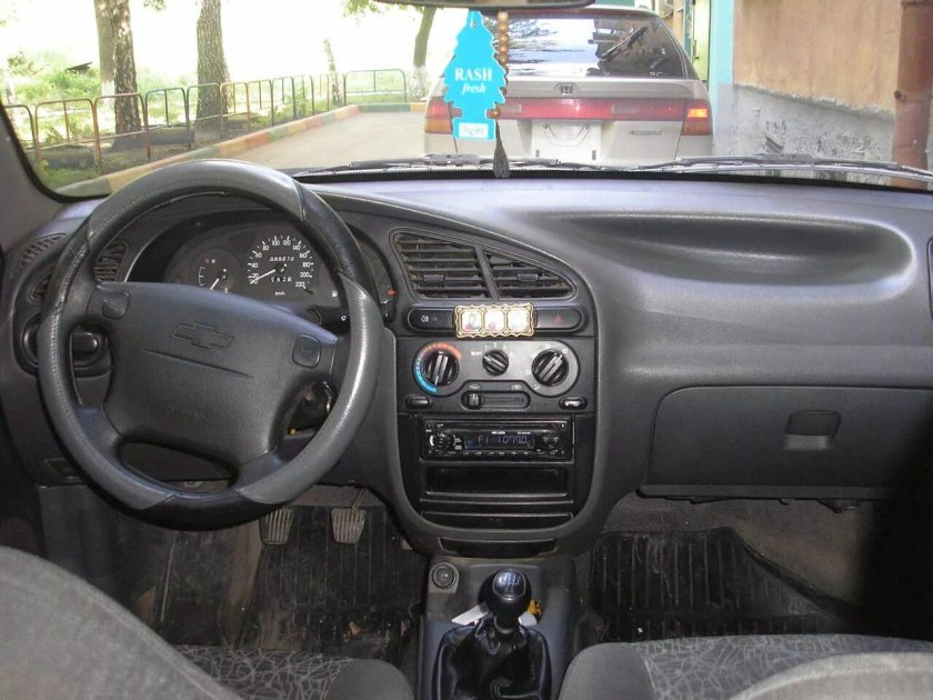 Chevrolet lanos салон