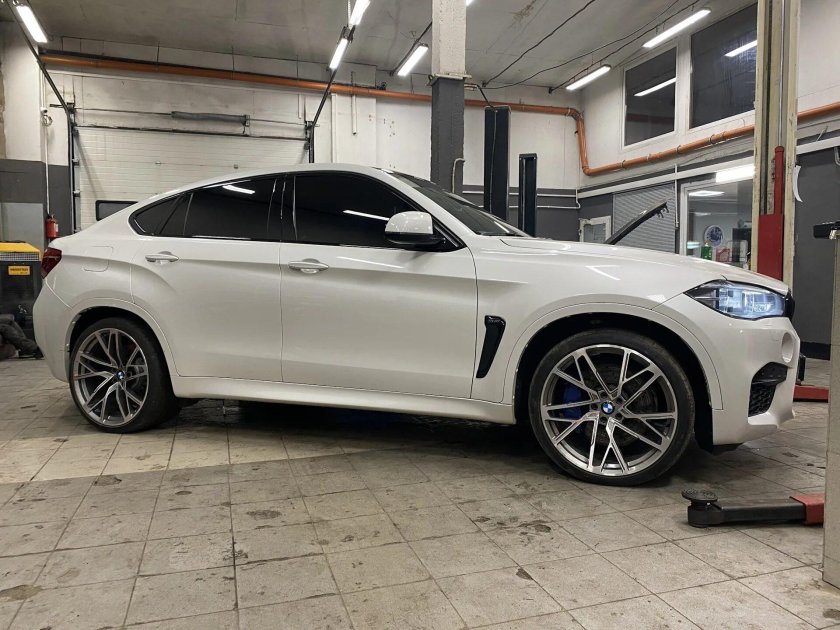 BMW x6 r22