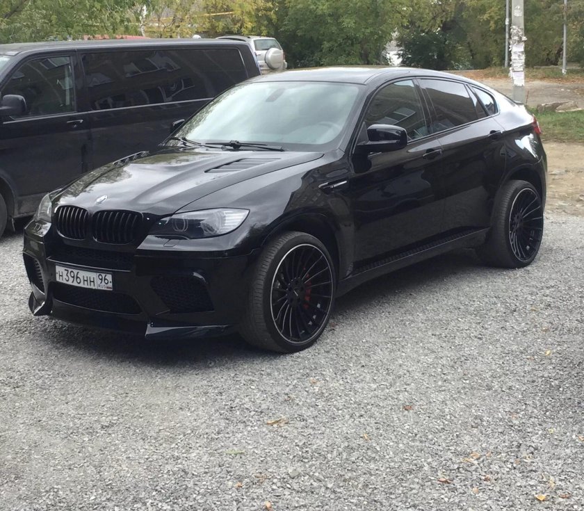 BMW x6 e70 черная