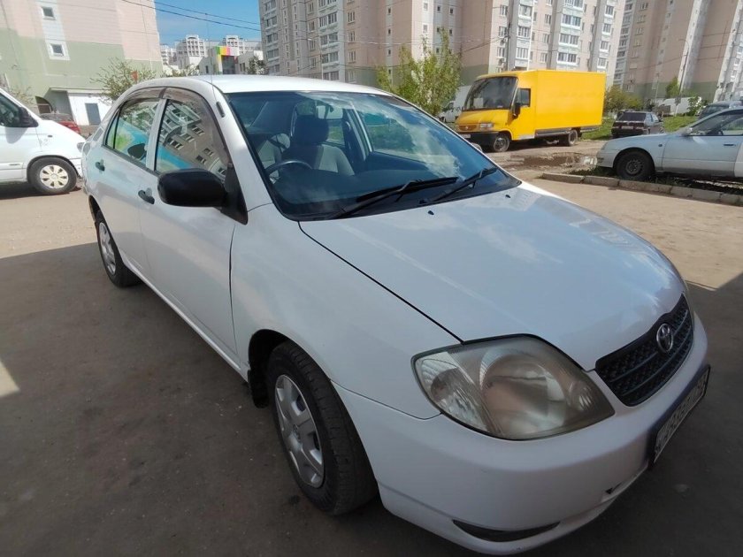 Тойота королла 2001 года