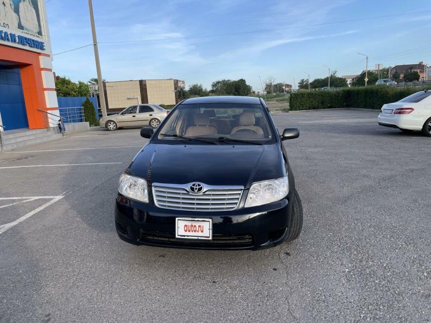 Toyota corolla e 140