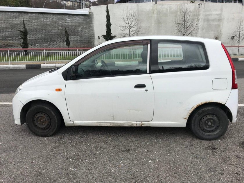 Daihatsu Mira 2006