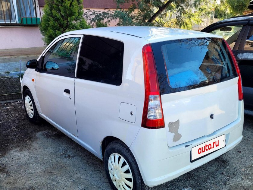 Daihatsu mira 2004