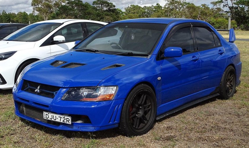 Митсубиси Лансер 7