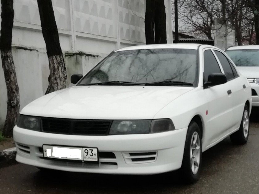Митсубиси Лансер 1998