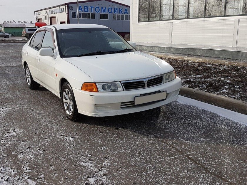 Mitsubishi Lancer 1999
