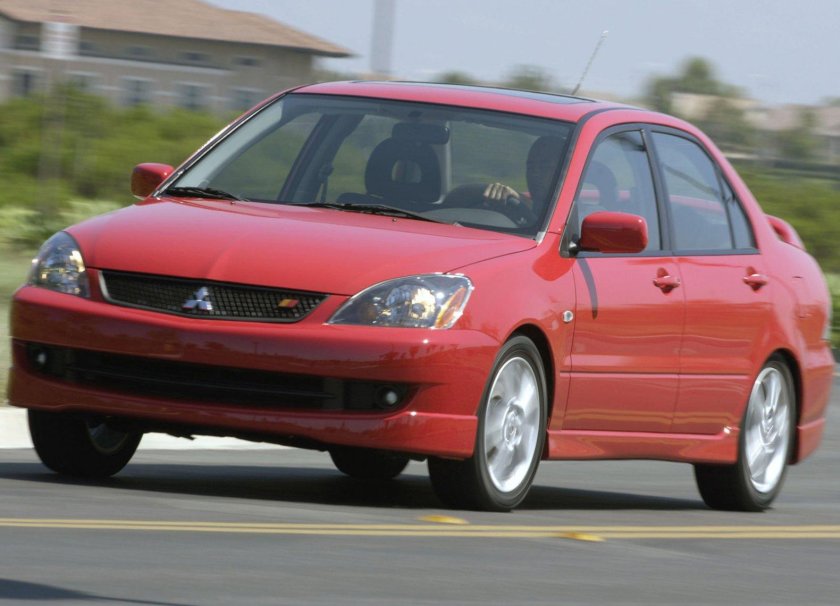 Митсубиси Лансер 8