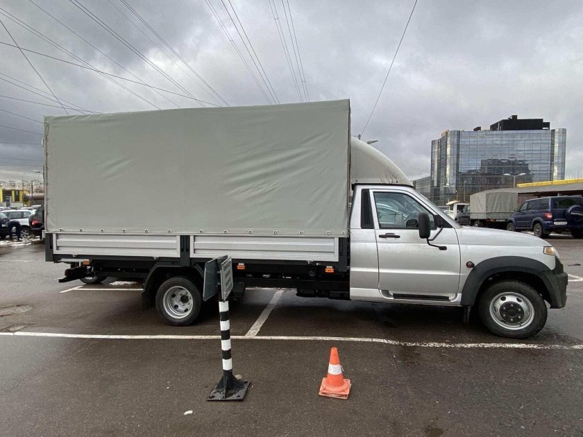 УАЗ профи 236031