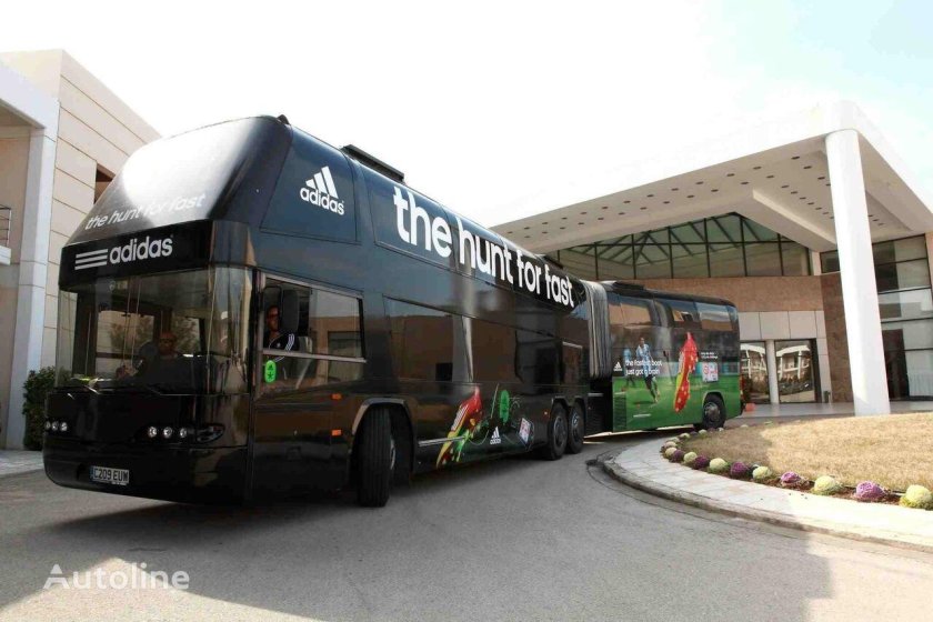 Автобус Neoplan Jumbocruiser