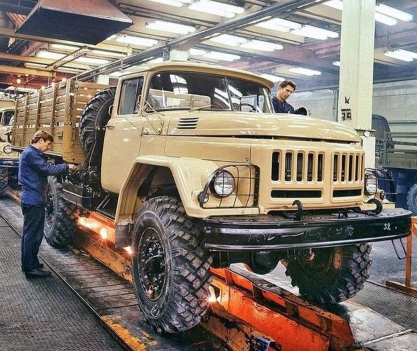 ЗИЛ-131 грузовой автомобиль
