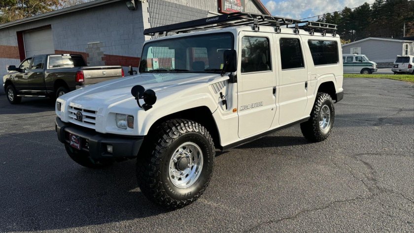 Toyota Mega Cruiser военный