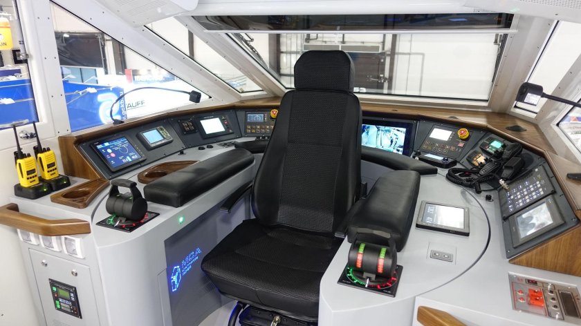 Морсвязьавтоматика катамаран