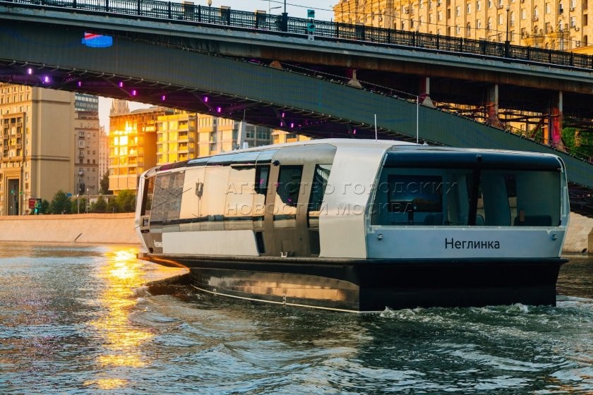 Речные электросуда Москва