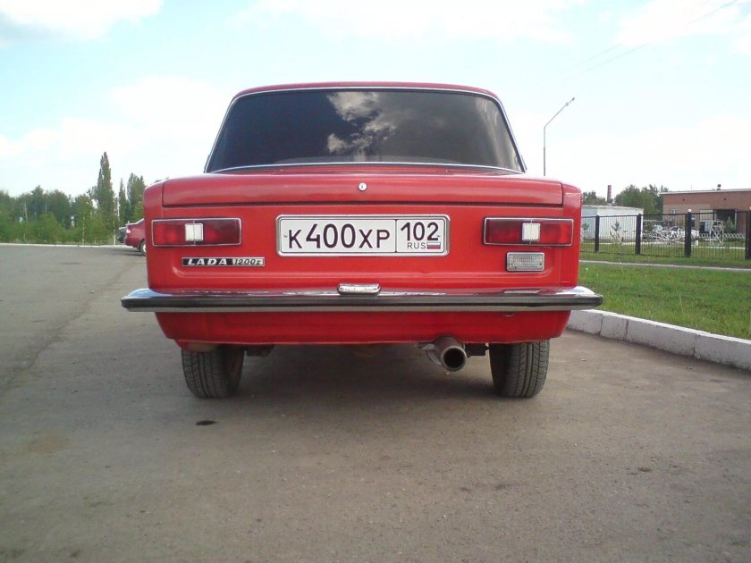 ВАЗ 21011 сзади