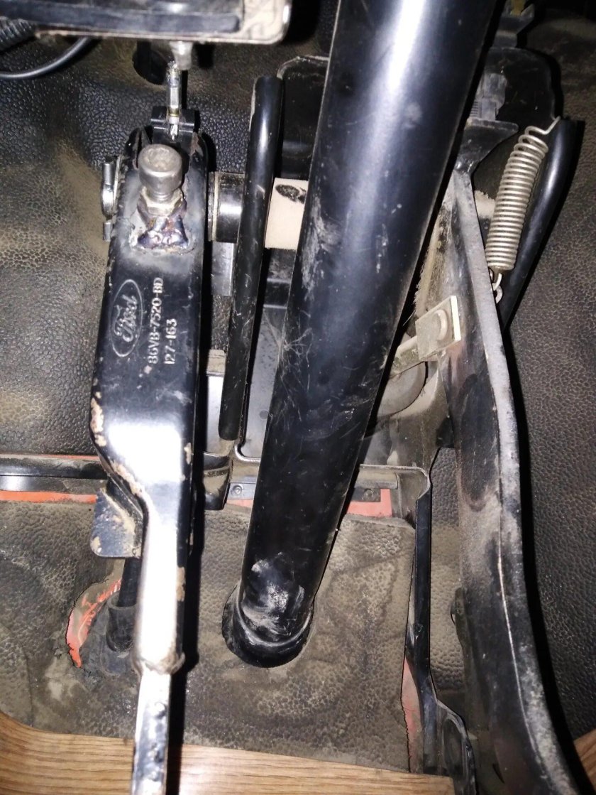 Проваливается педаль тормоза