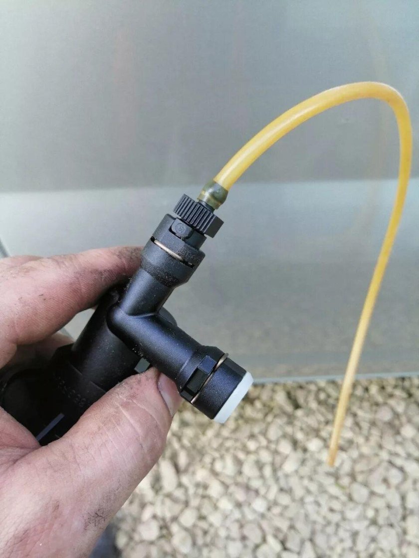 Штуцер сцепления Форд фокус 2