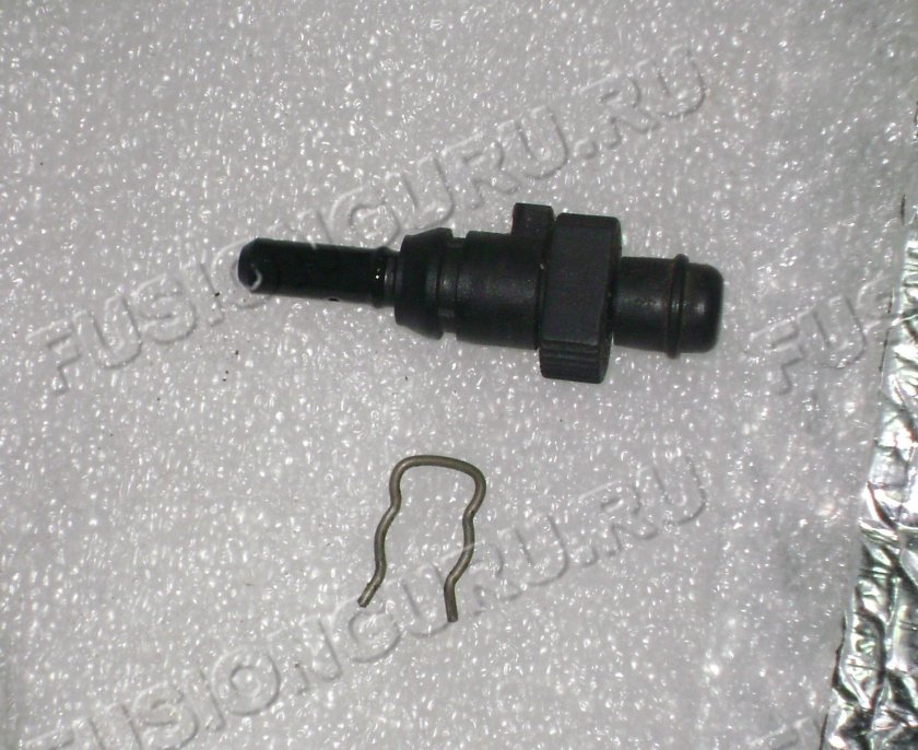 Штуцер трубки цилиндра сцепления Мазда 3