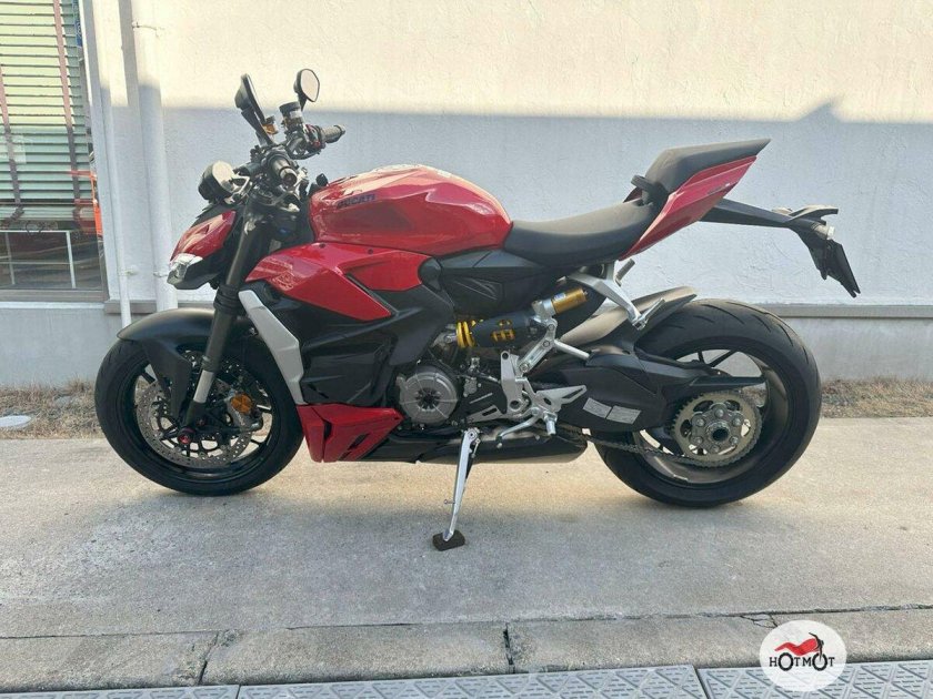 Ducati streetfighter v 2
