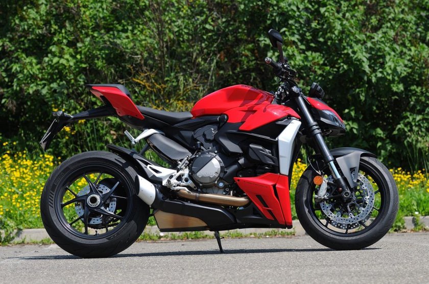 Ducati streetfighter