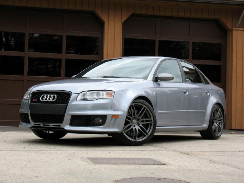 Ауди rs4 2008