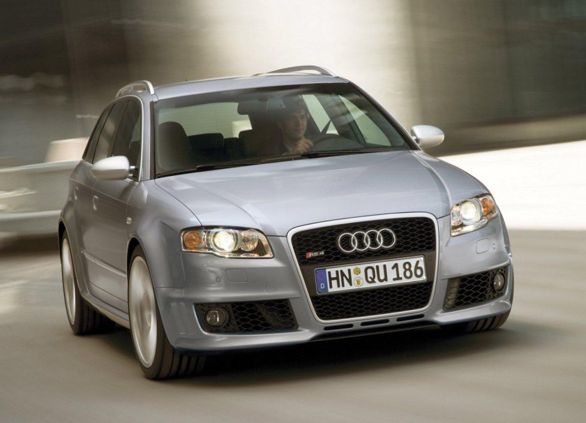 Ауди rs4 quattro