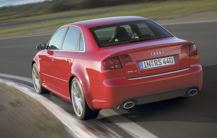 Ауди рс 4 2005