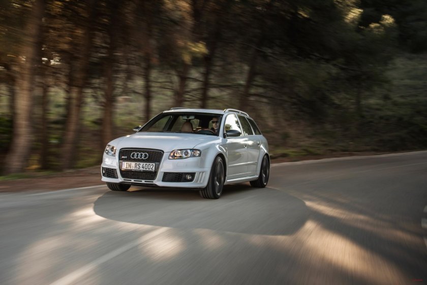 Ауди rs4 avant 2006