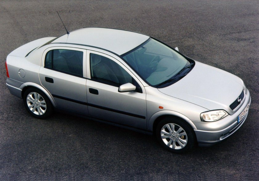 Опель Астра g седан 2000