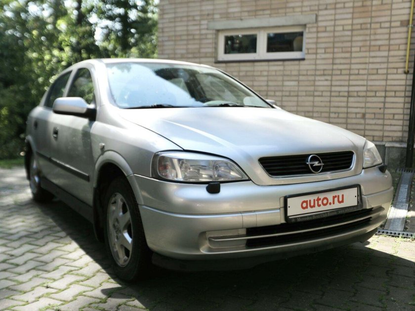 Опель Астра 2002 года