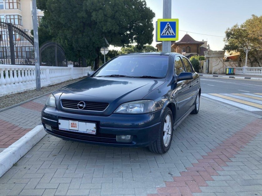 Опель Астра 2002 года