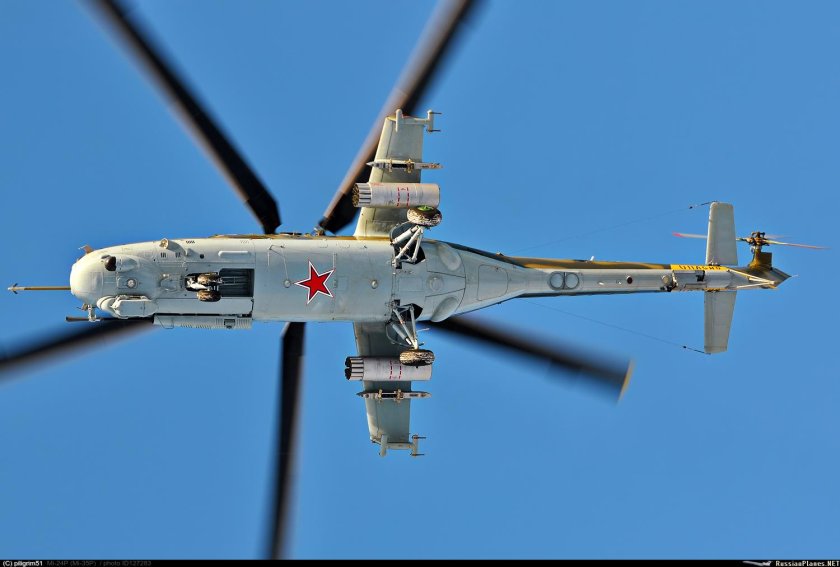 Ми-24 вертолет снизу