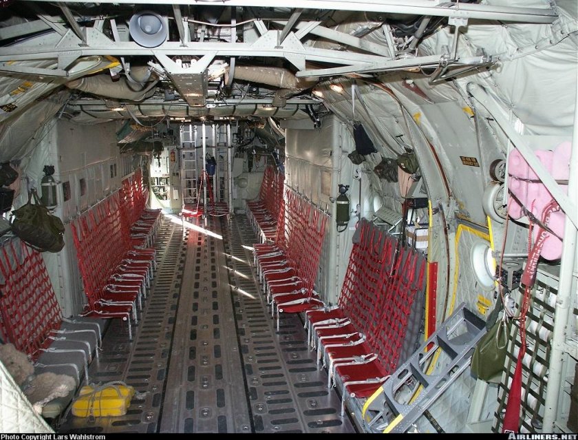 C 130h Hercules грузовая кабина
