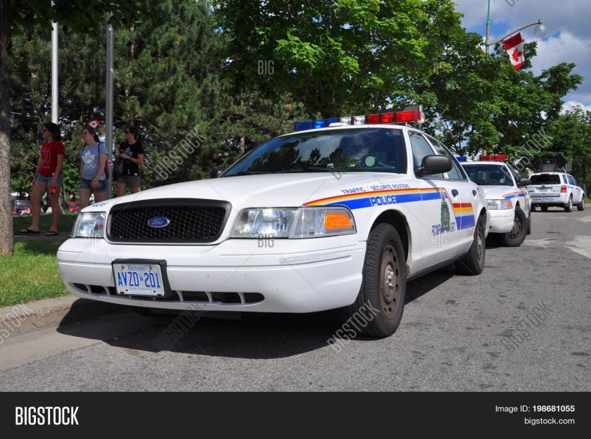 Полицейские машины Канады