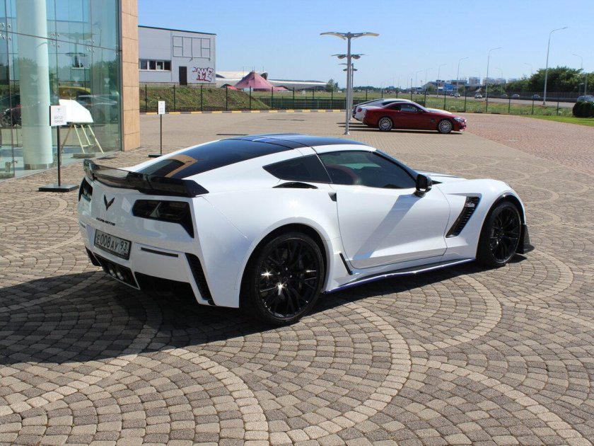 Chevrolet Corvette c7 White