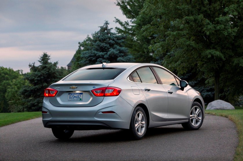 Chevrolet Cruze 2017 седан